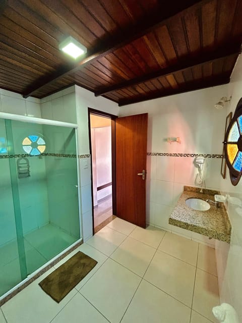 Superior Quadruple Room | Bathroom | Shower, hair dryer, bidet, towels