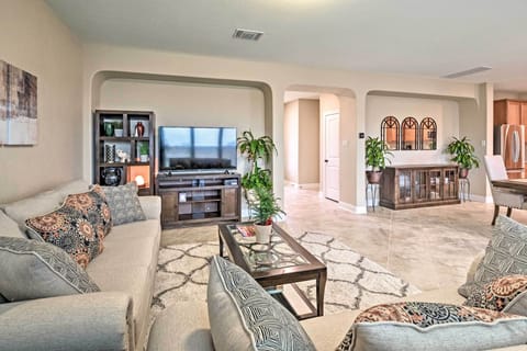 Manor Vacation Rental | 3BR | 2.5BA | 2,124 Sq Ft | Stairs to Access