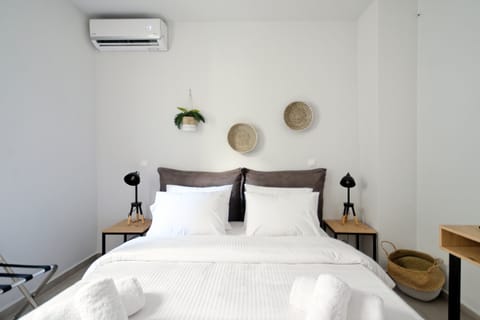 City Apartment, 2 Bedrooms, Patio, Ground Floor | 2 bedrooms, in-room safe, individually decorated, individually furnished