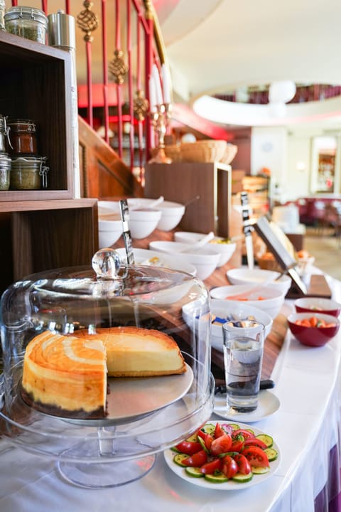 Daily buffet breakfast for a fee