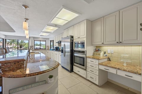 Kon Tiki Kitchen by FVC