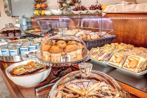 Daily buffet breakfast for a fee