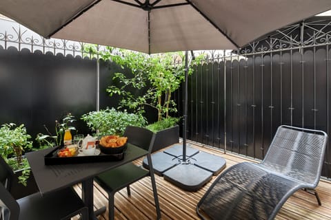 Deluxe Double Room | Terrace/patio
