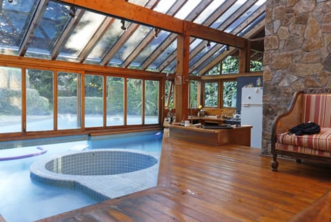 Pileta in/out con Jacuzzi Incorporado y barra
