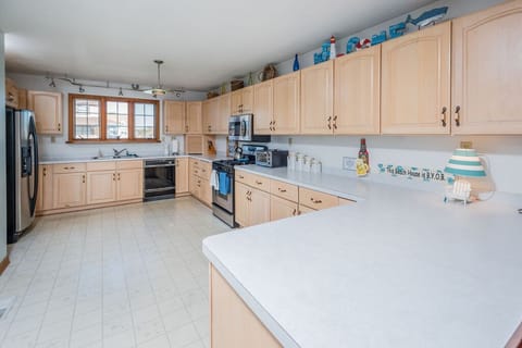 Plenty of seating at the Breakfast Bar, as well.