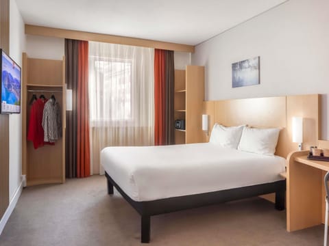 Room, 1 Double Bed | Hypo-allergenic bedding, desk, soundproofing, free WiFi