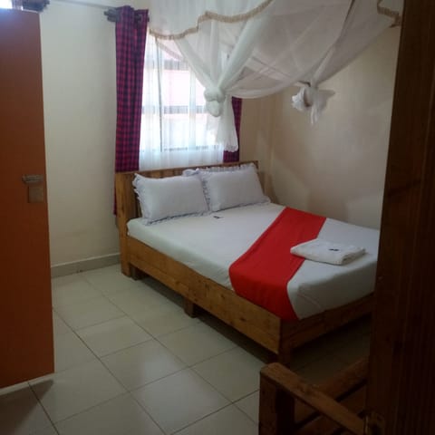 Deluxe Double Room | Desk, free WiFi, bed sheets