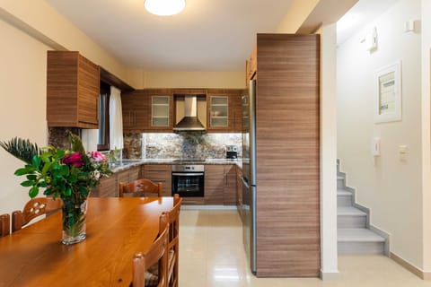 Dinning area and fully equipped area