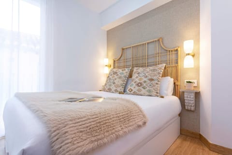 Apartment, 2 Bedrooms | 2 bedrooms, iron/ironing board, WiFi (free), bed sheets