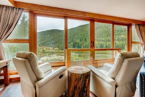 Condo, 3 Bedrooms | Bathroom | Towels, shampoo