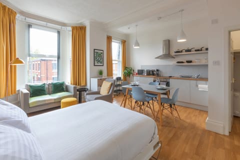 Premium Studio, Private Bathroom (Flat4 Fulwood Heights) | 1 bedroom