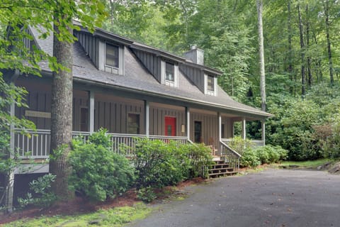 Sapphire Vacation Rental | 4BR | 2.5BA | Stairs Required to Enter