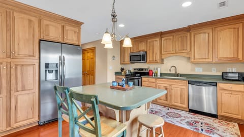 Kitchen with fridge, dishwasher, microwave, toaster, Keurig and reg. drip coffee