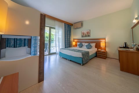 Minibar, in-room safe, soundproofing, free WiFi