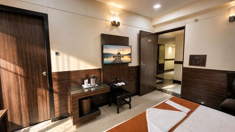 Deluxe Double Room | Premium bedding, down comforters, minibar, individually decorated