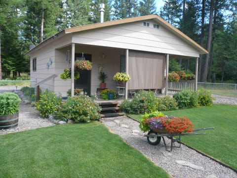 Front of cabin