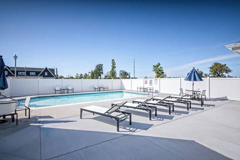 Pool for Harbor Village use only