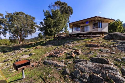 Economy Cabin - Sleeps 6 - Cottage | Garden view