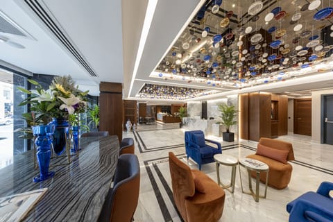 Lobby lounge