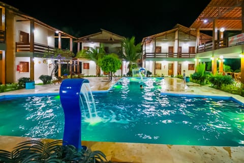 2 outdoor pools