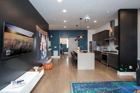 Sky Lounge @ City Heights 4 - Kitchen Area