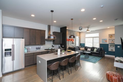 Sky Lounge @ City Heights 4 - Kitchen Area