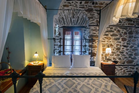 Frette Italian sheets, premium bedding, memory foam beds, soundproofing