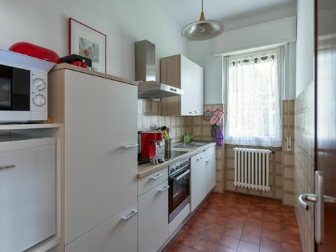 Room, Property, Kitchen, Furniture, Cabinetry, Countertop, Building, Interior Design, House, Floor