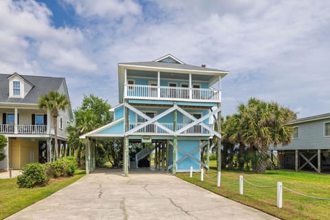 Welcome to Once Upon A Tide, a charming 4-bedroom, 3-bath marshfront retreat located on beautiful Folly Beach
