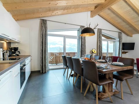 Chalet | Dining