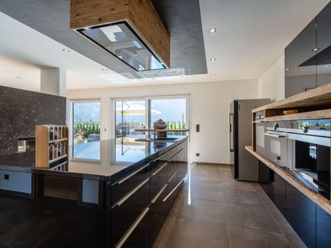 Chalet | Private kitchen | Highchair