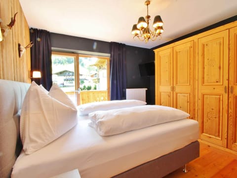 Chalet | 4 bedrooms, individually furnished, bed sheets