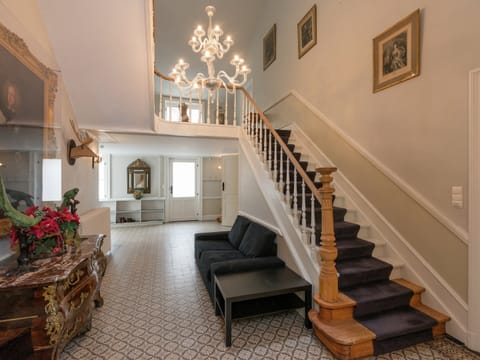 House | Reception