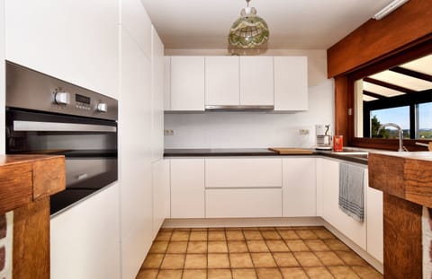 House | Private kitchen | Microwave