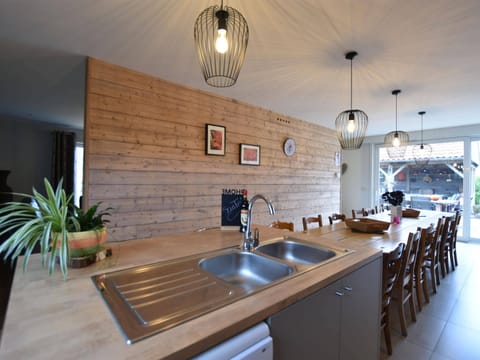 House | Private kitchen | Microwave, coffee/tea maker