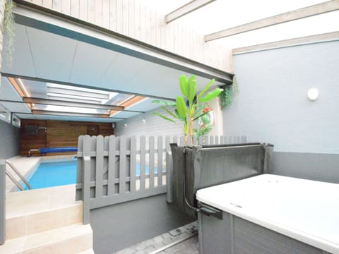 Indoor pool, outdoor pool