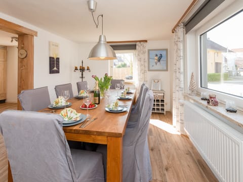 House | Dining
