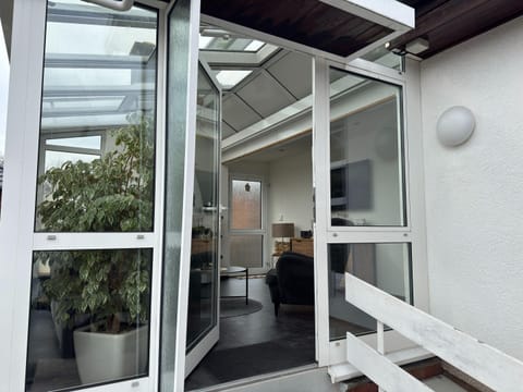 House | Reception