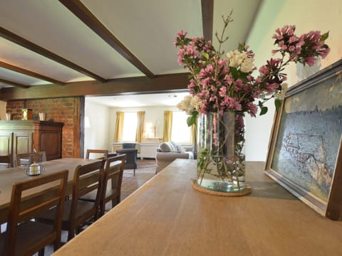 House | Dining