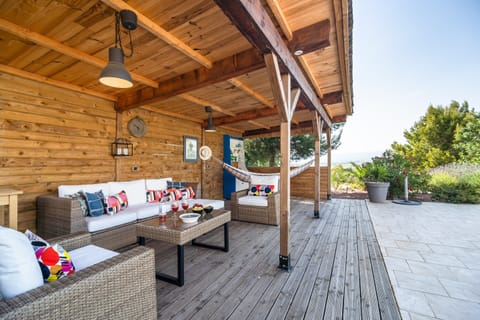 Villa | Balcony