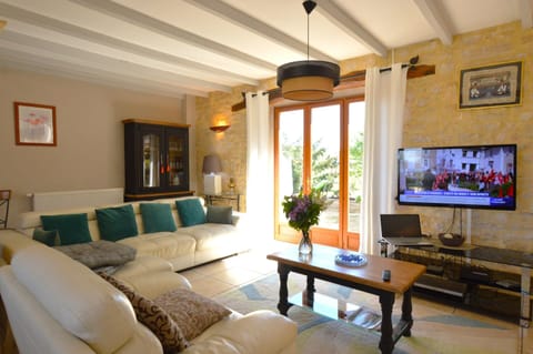 House | Living room | DVD player