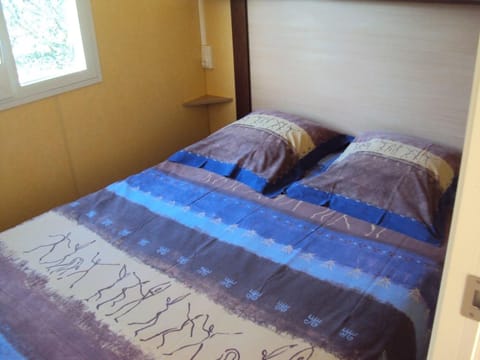 Mobile Home, 2 Bedrooms | 2 bedrooms, individually decorated, individually furnished