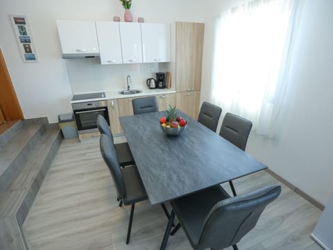Apartment | Dining