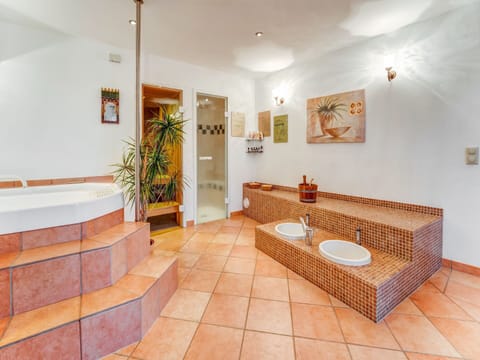 Apartment | Bathroom | Shower