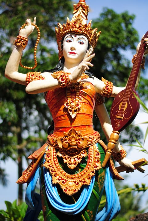 Sunny Luxury Private villa Ubud, Saraswati Statue