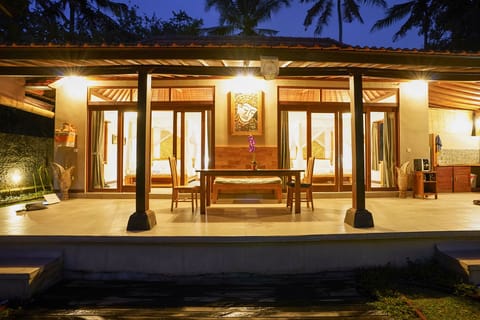 Sunny Luxury Private villa Ubud Dining Area at Night
