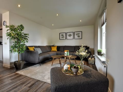 Apartment | Living room
