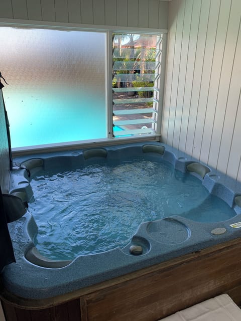 Indoor spa tub