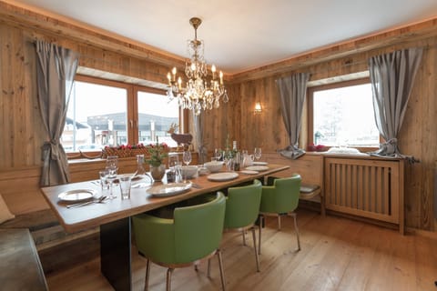 Chalet | Dining