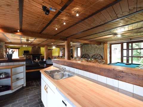 Cottage | Private kitchen | Highchair